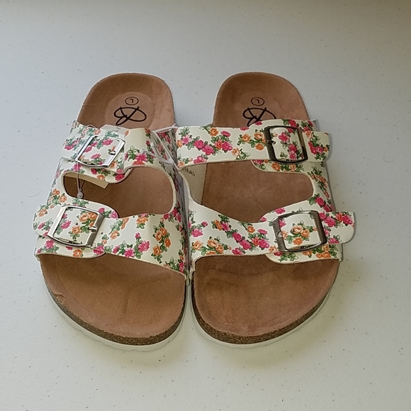 bobbie brooks sandals